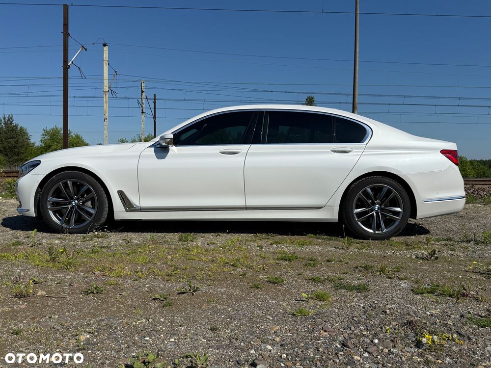 BMW Seria 7 750i xDrive - 4
