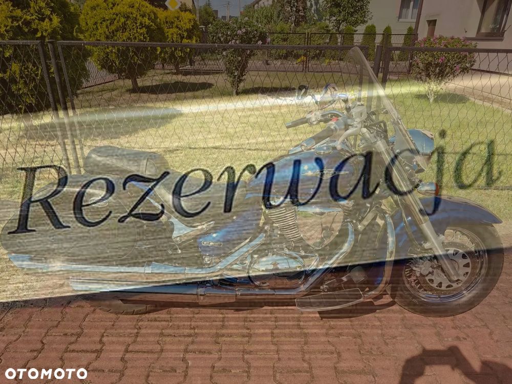 Suzuki Intruder - 1