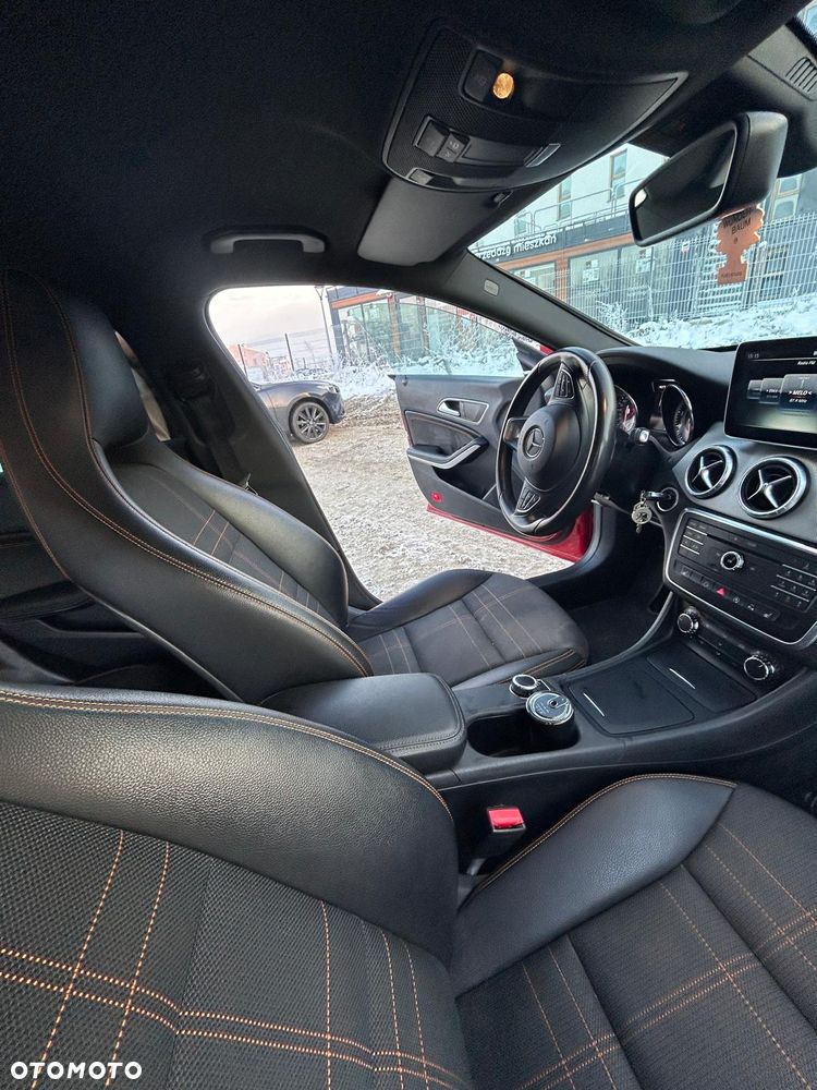Mercedes-Benz CLA 180 7G-DCT - 27