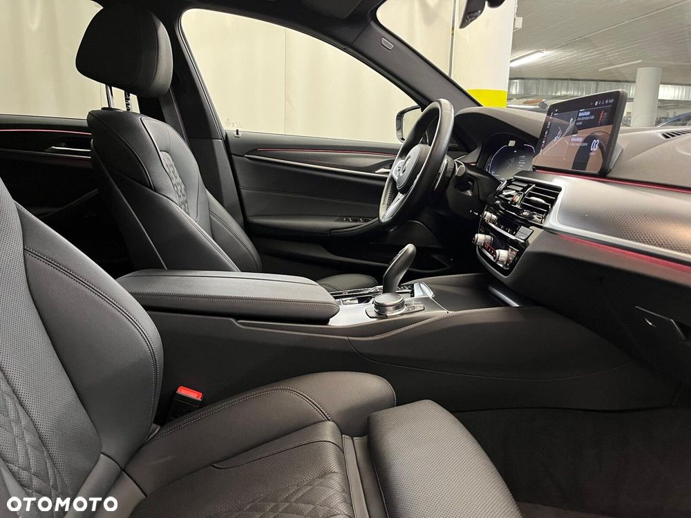 BMW Seria 5 530d xDrive mHEV M Sport sport - 40