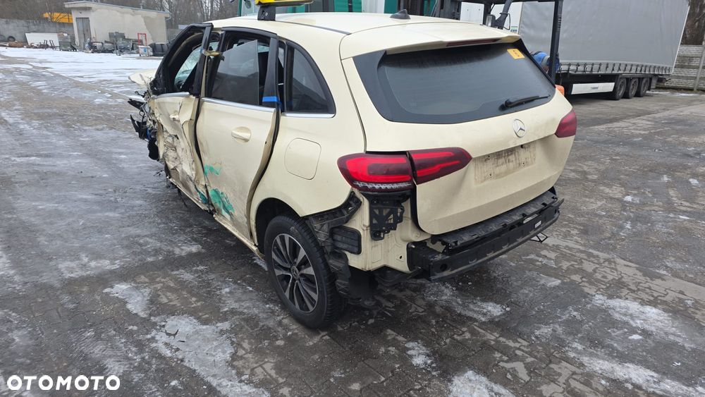 Mercedes-Benz Klasa B 180 d 8G-DCT Edition 2021 - 3