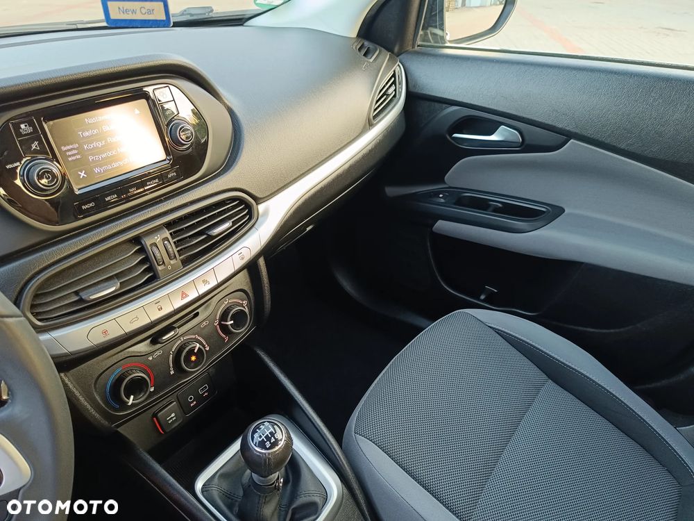 Fiat Tipo 1.6 MultiJet Easy - 22