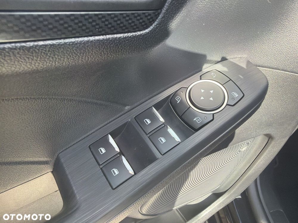 Ford Kuga - 12