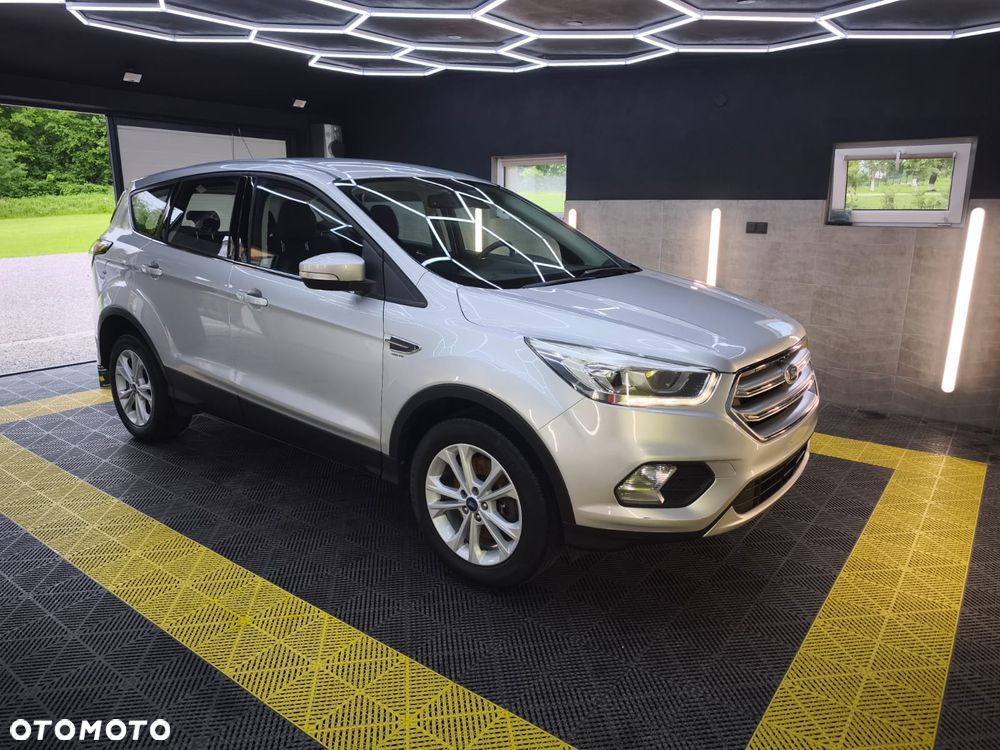 Ford Kuga 1.5 TDCi 2x4 Titanium - 8