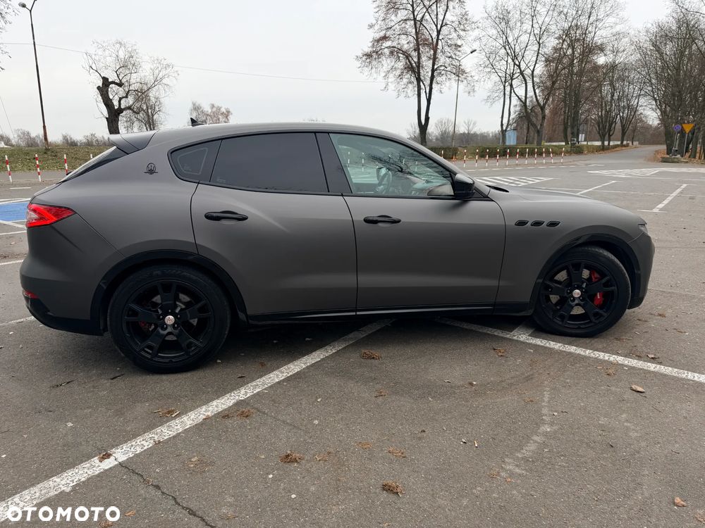 Maserati Levante ver-s - 8