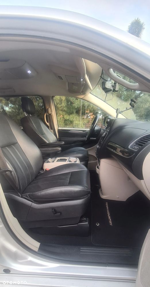 Chrysler Town & Country 3.6 Touring - 17