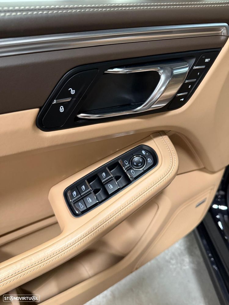 Porsche Macan Turbo - 14