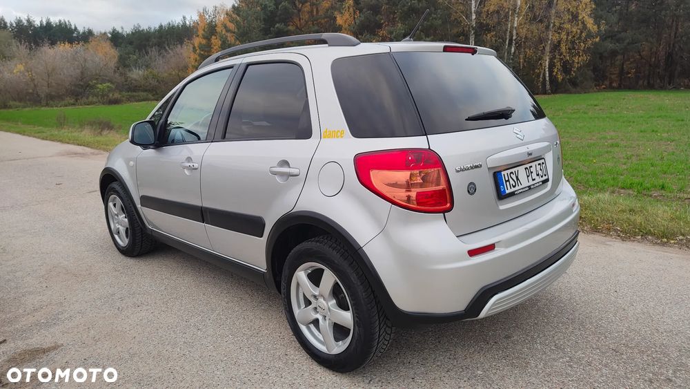 Suzuki SX4 1.6 GS / Premium - 9