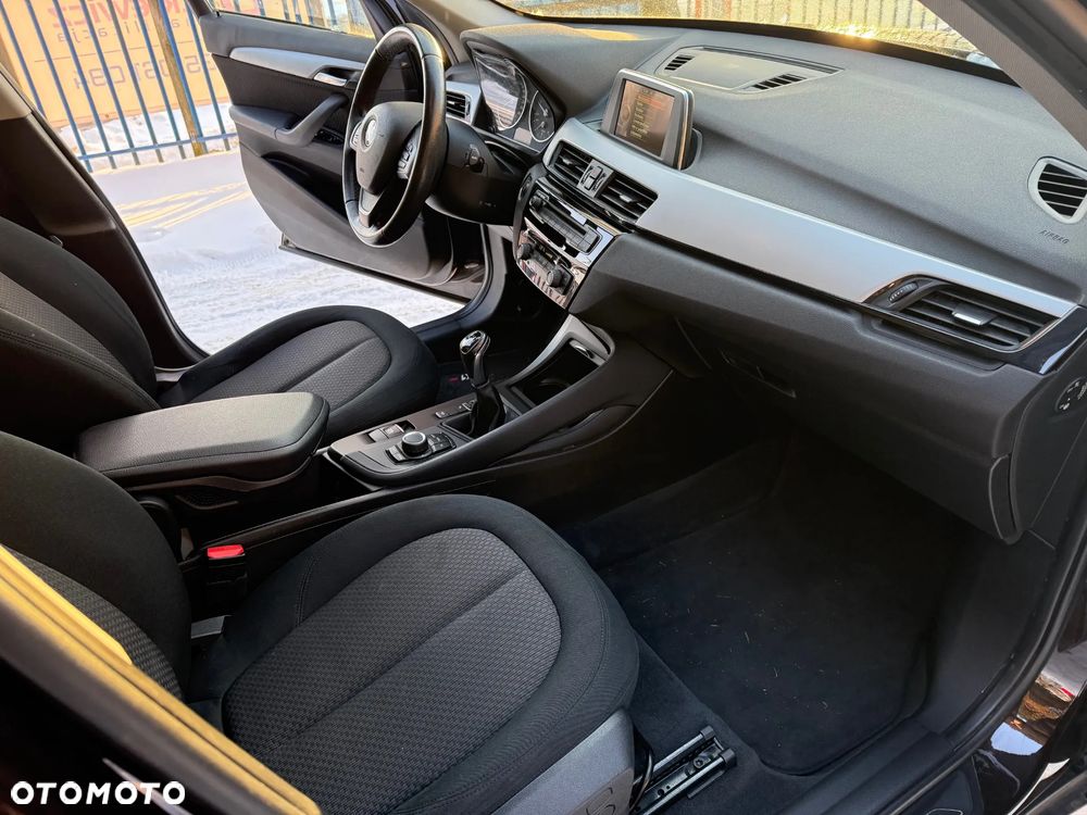 BMW X1 xDrive18d xLine - 12
