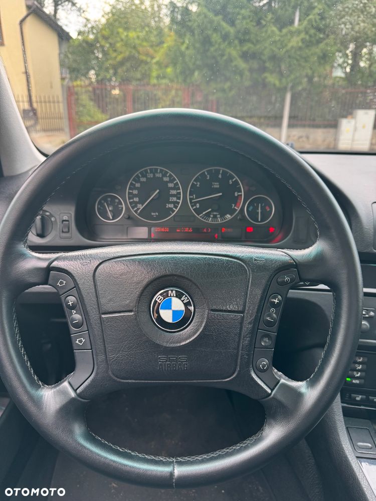 BMW Seria 5 - 8