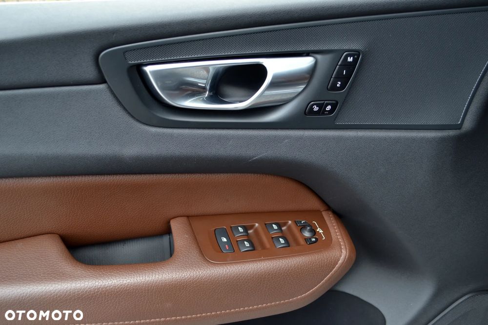 Volvo XC 60 - 31