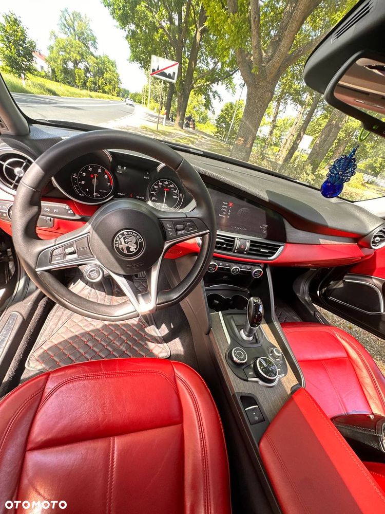 Alfa Romeo Giulia 2.0 Turbo TI Q4 - 16