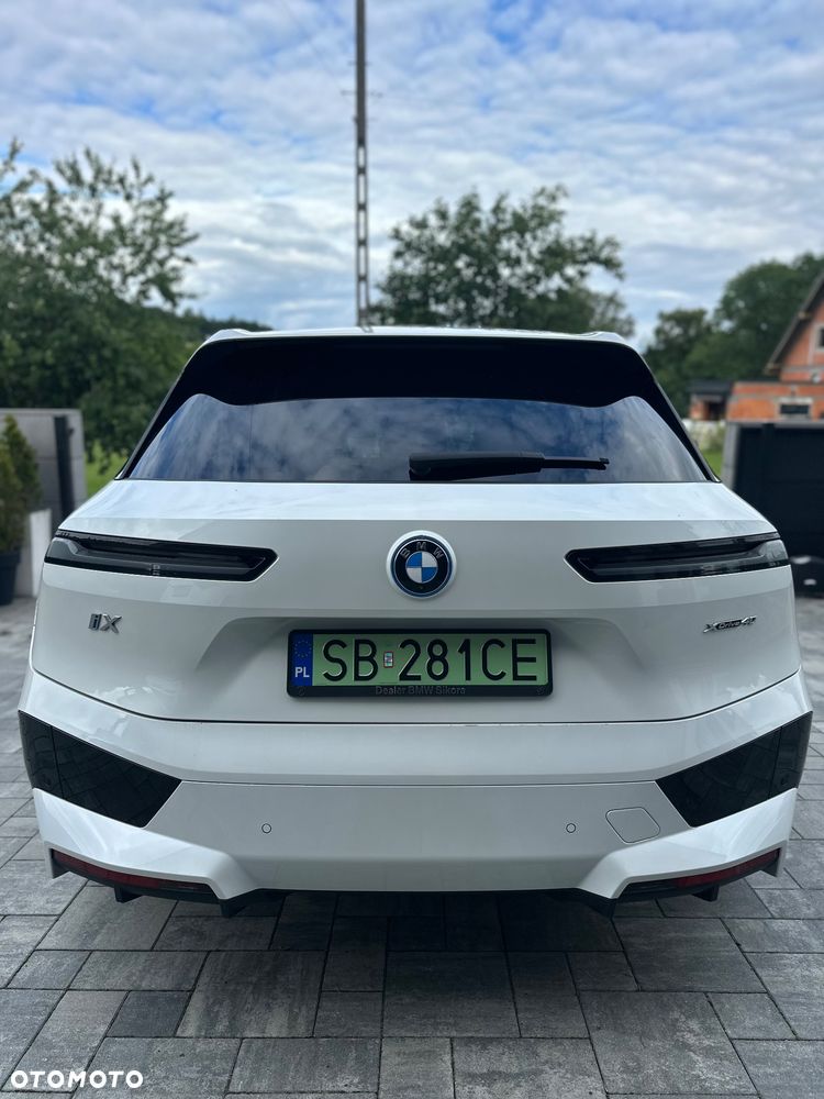 BMW iX xDrive40 76.6kWh Signature - 12