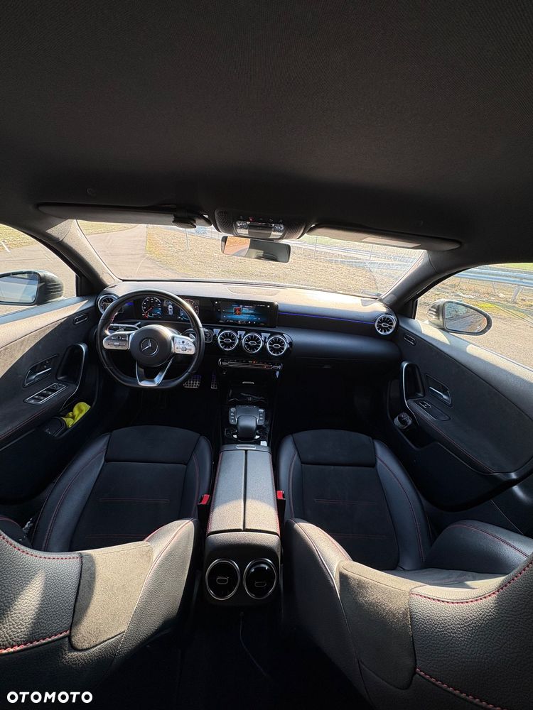 Mercedes-Benz Klasa A 220 4-Matic AMG Line 7G-DCT - 12