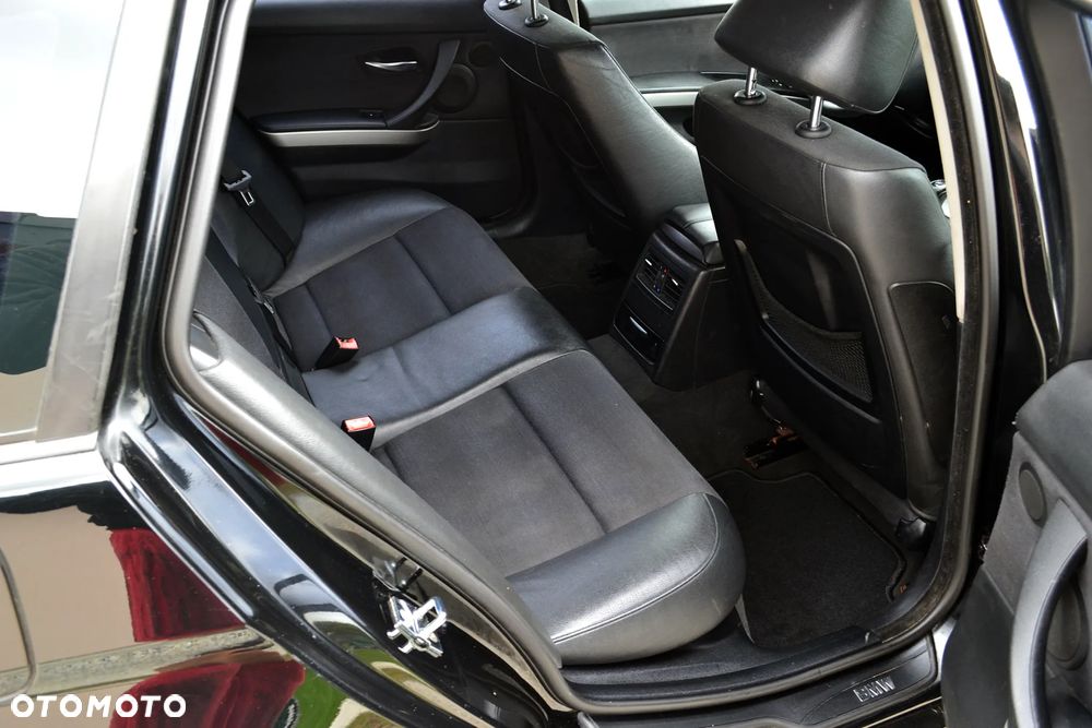 BMW Seria 3 320d - 8