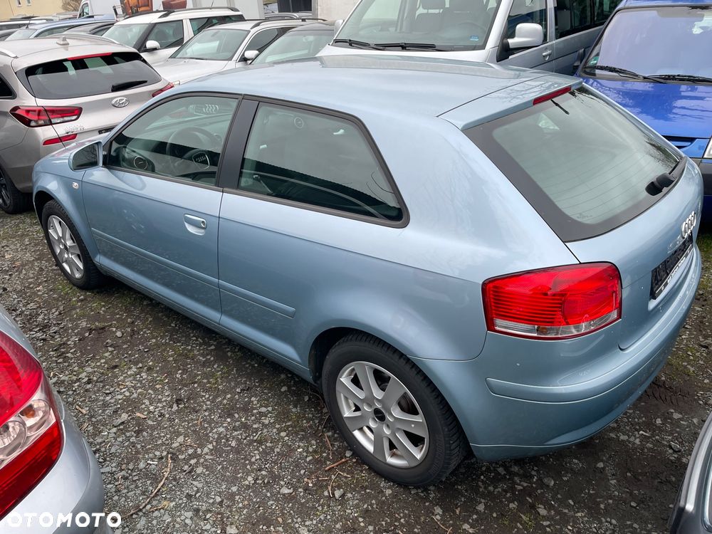 Audi A3 3-drzwiowe 1.6 Ambiente - 11