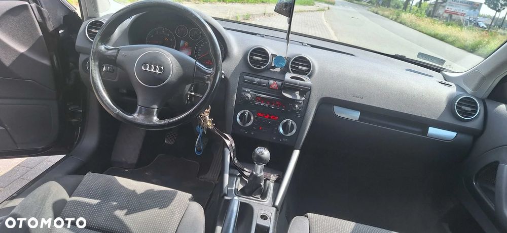 Audi A3 3-drzwiowe 1.6 Ambiente - 8