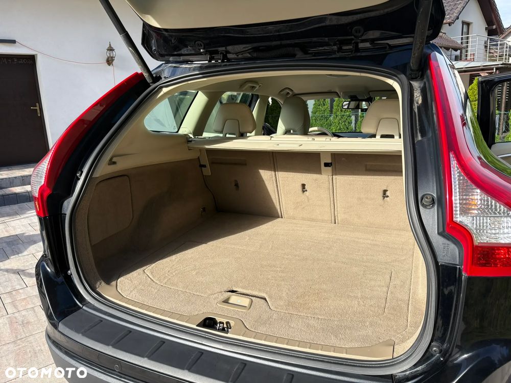 Volvo XC 60 2.4D AWD Summum - 12