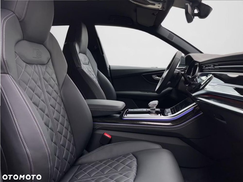 Audi Q8 - 9