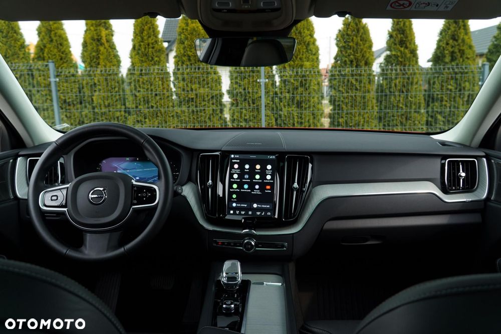 Volvo XC 60 T6 Plug-In Hybrid AWD Plus Dark - 10