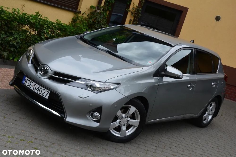 Toyota Auris 1.6 Premium Comfort - 17