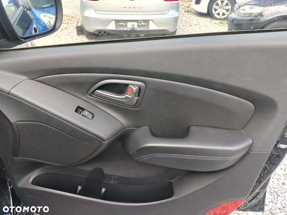Hyundai ix35 2.0 2WD Automatik Trend - 24