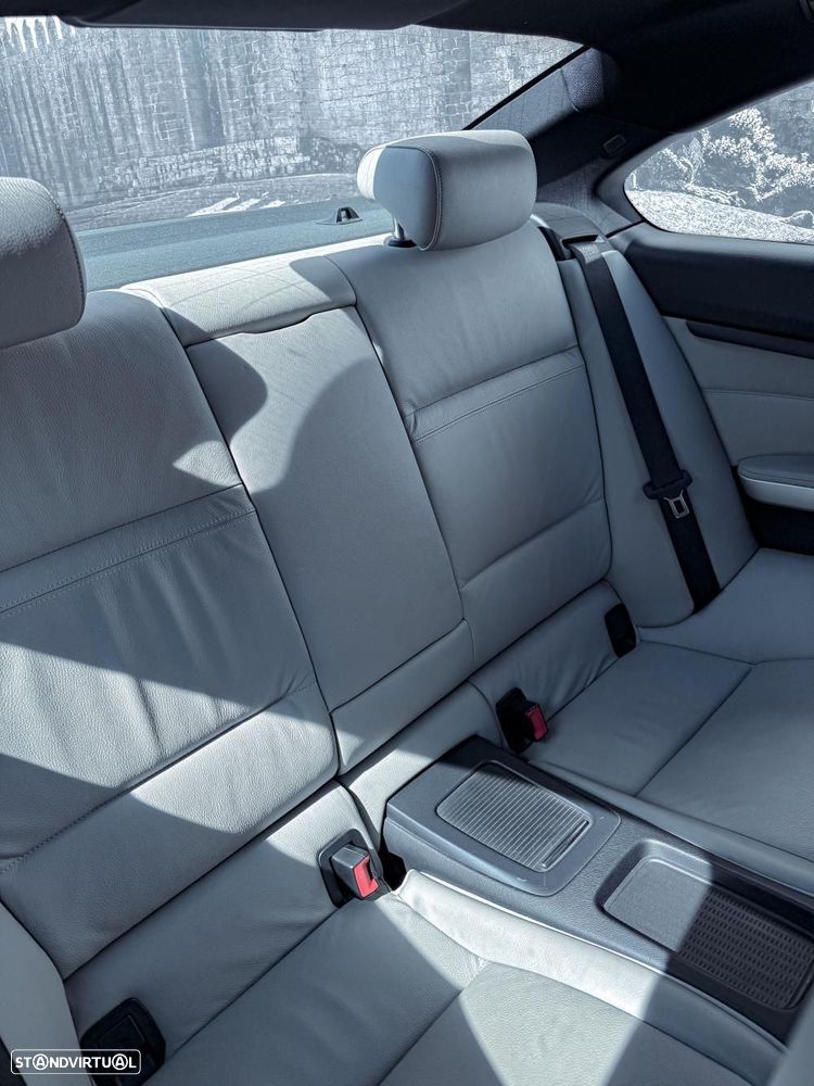 BMW 320 d Coupe - 10