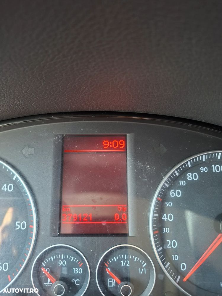 Volkswagen Touran - 15