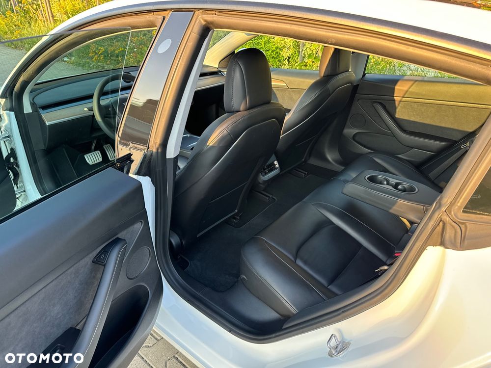 Tesla Model 3 - 11