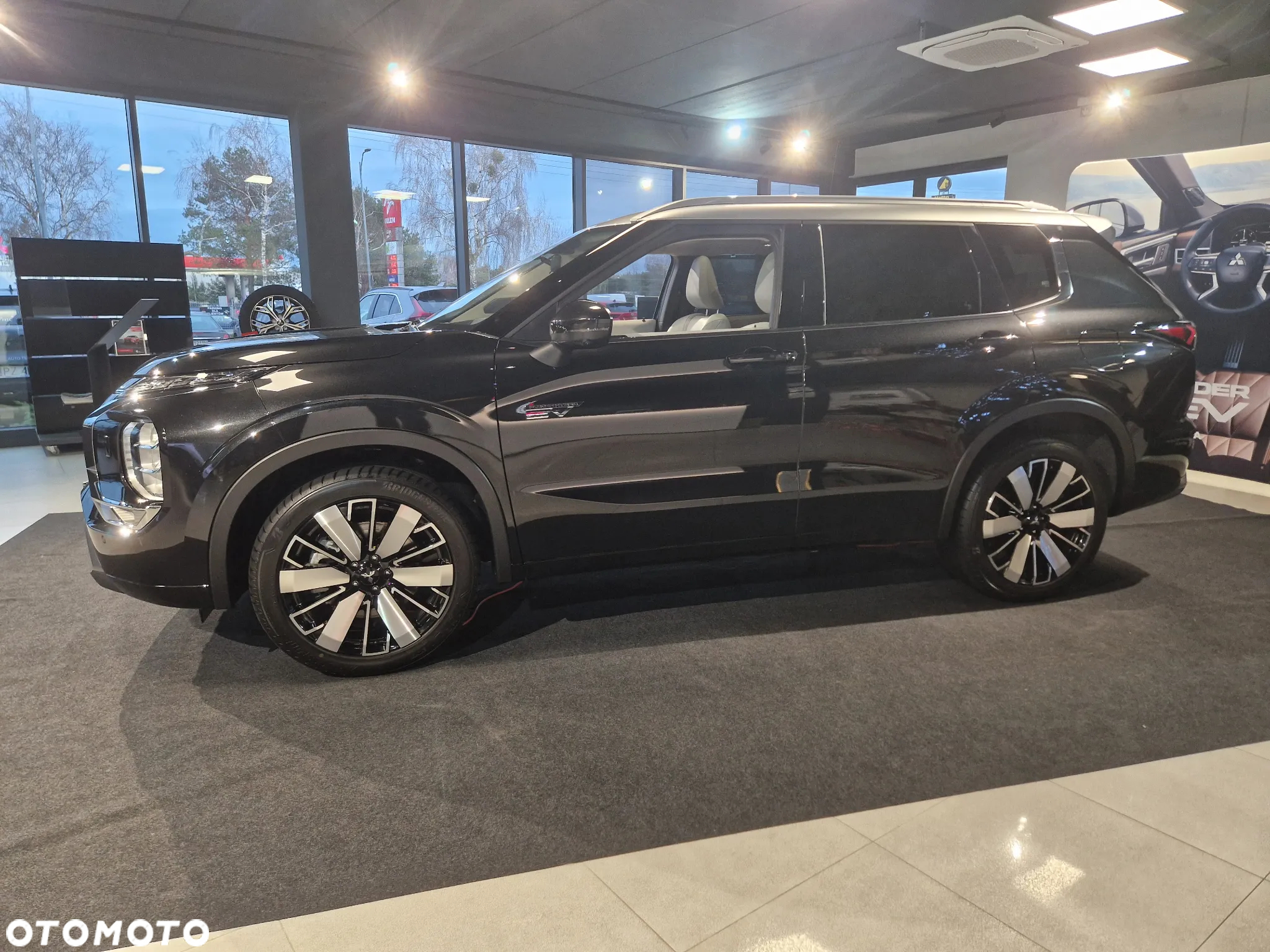 Mitsubishi Outlander - 15