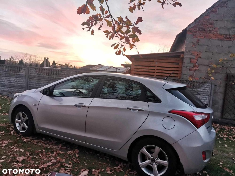 Hyundai i30 1.4 CRDi Premium - 6