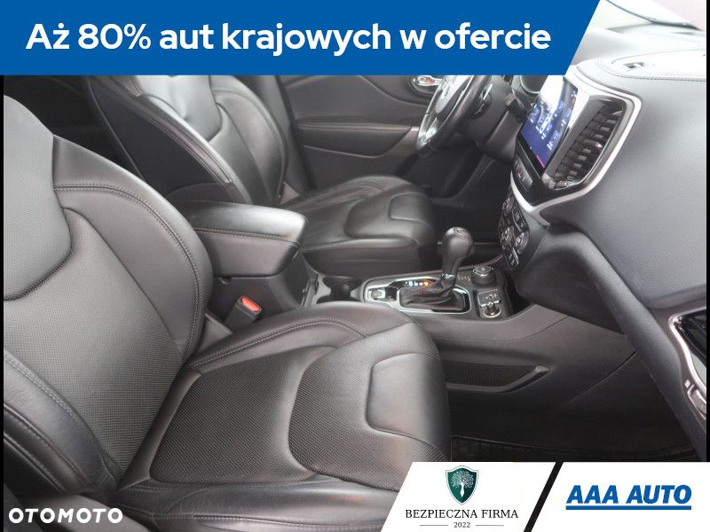 Jeep Cherokee - 10