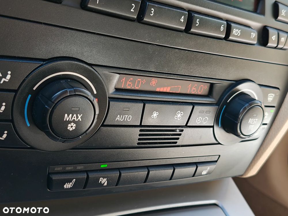 BMW Seria 3 318i - 25
