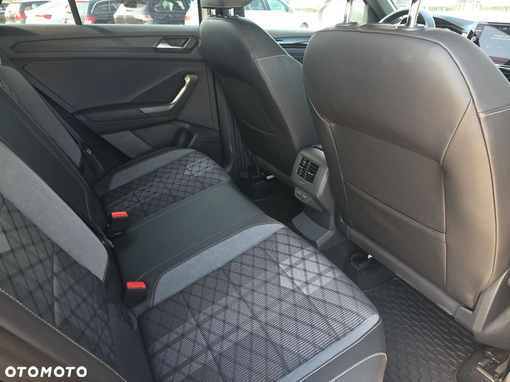 Volkswagen T-Roc 1.5 TSI R-Line DSG - 14