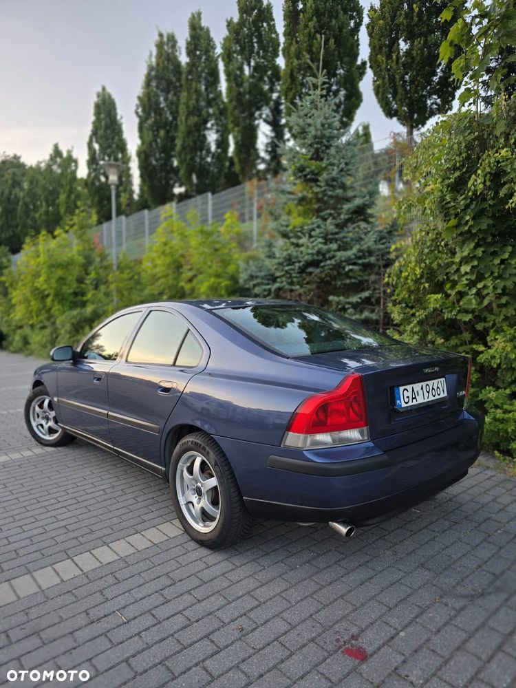 Volvo S60 2.4 - 8