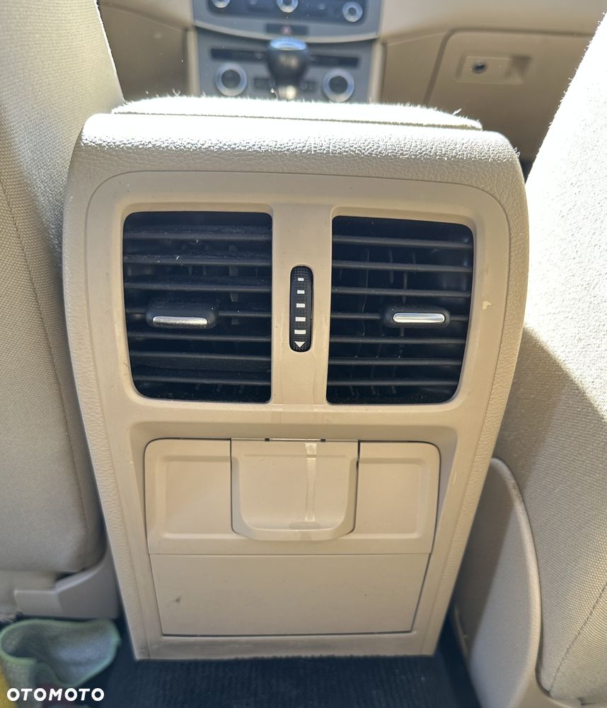 Volkswagen Passat - 28