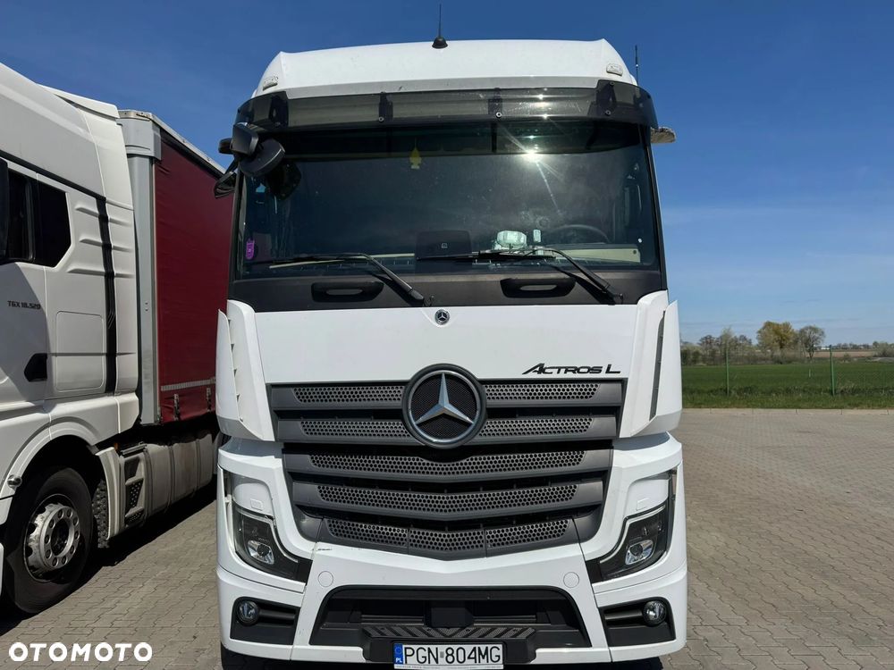 Mercedes-Benz ACTROS - 1