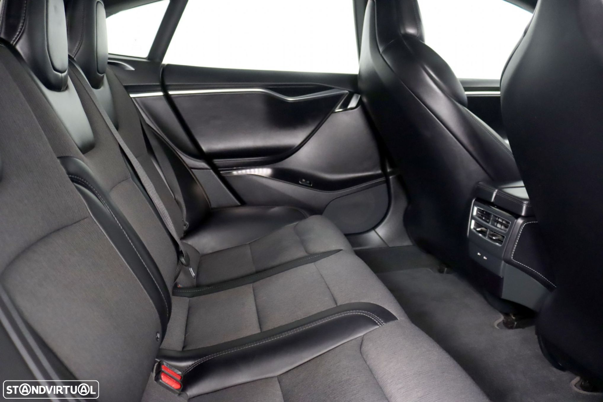 Tesla Model S - 28