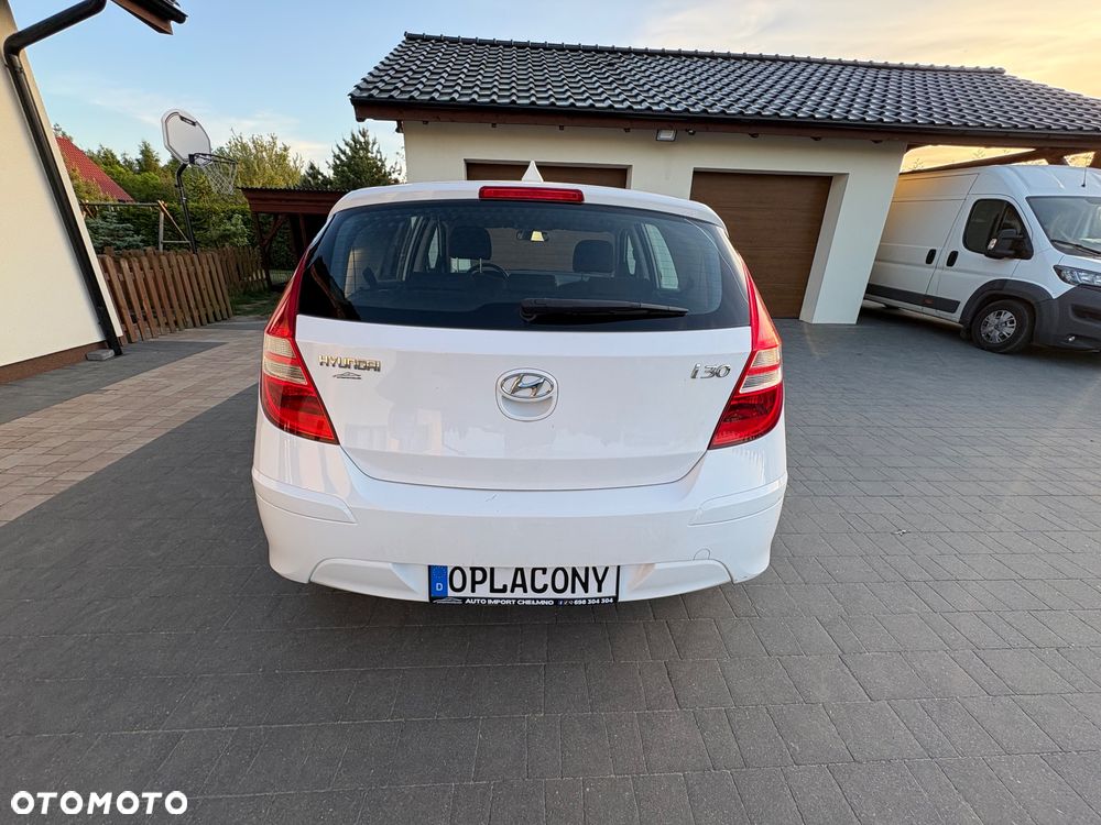 Hyundai i30 blue 1.4 Style - 14