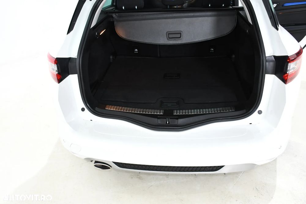 Renault Megane ENERGY dCi 130 GT LINE - 23