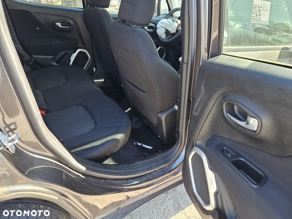 Jeep Renegade - 16