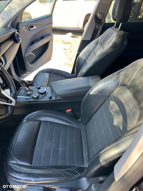Alfa Romeo Stelvio 2.0 Turbo Q4 - 9