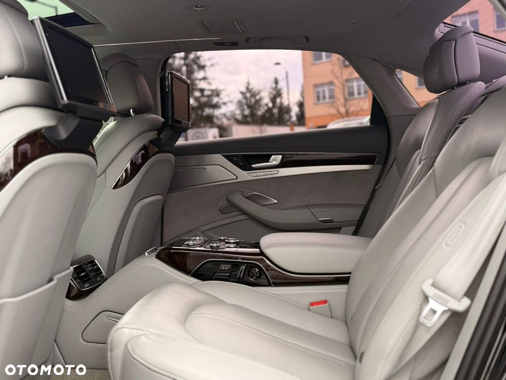 Audi A8 - 7