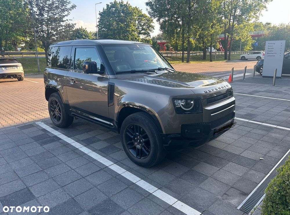 Land Rover Defender - 4