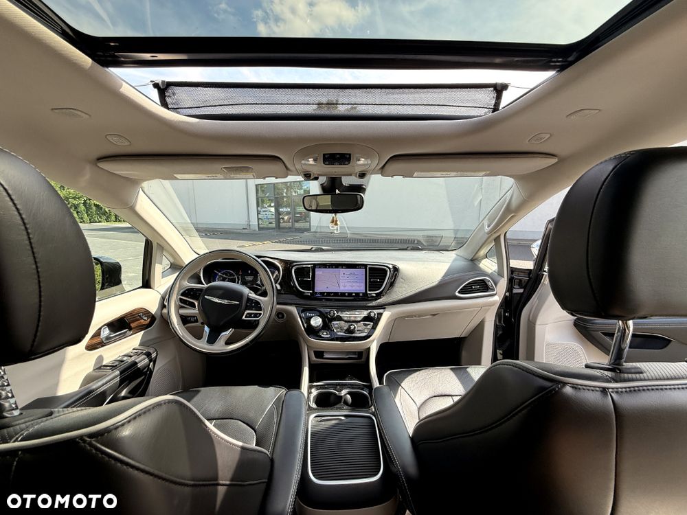 Chrysler Pacifica - 17