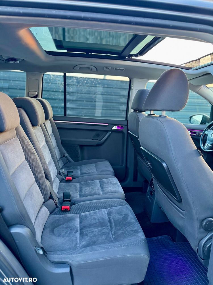 Volkswagen Touran 2.0 TDI DPF Highline DSG - 11