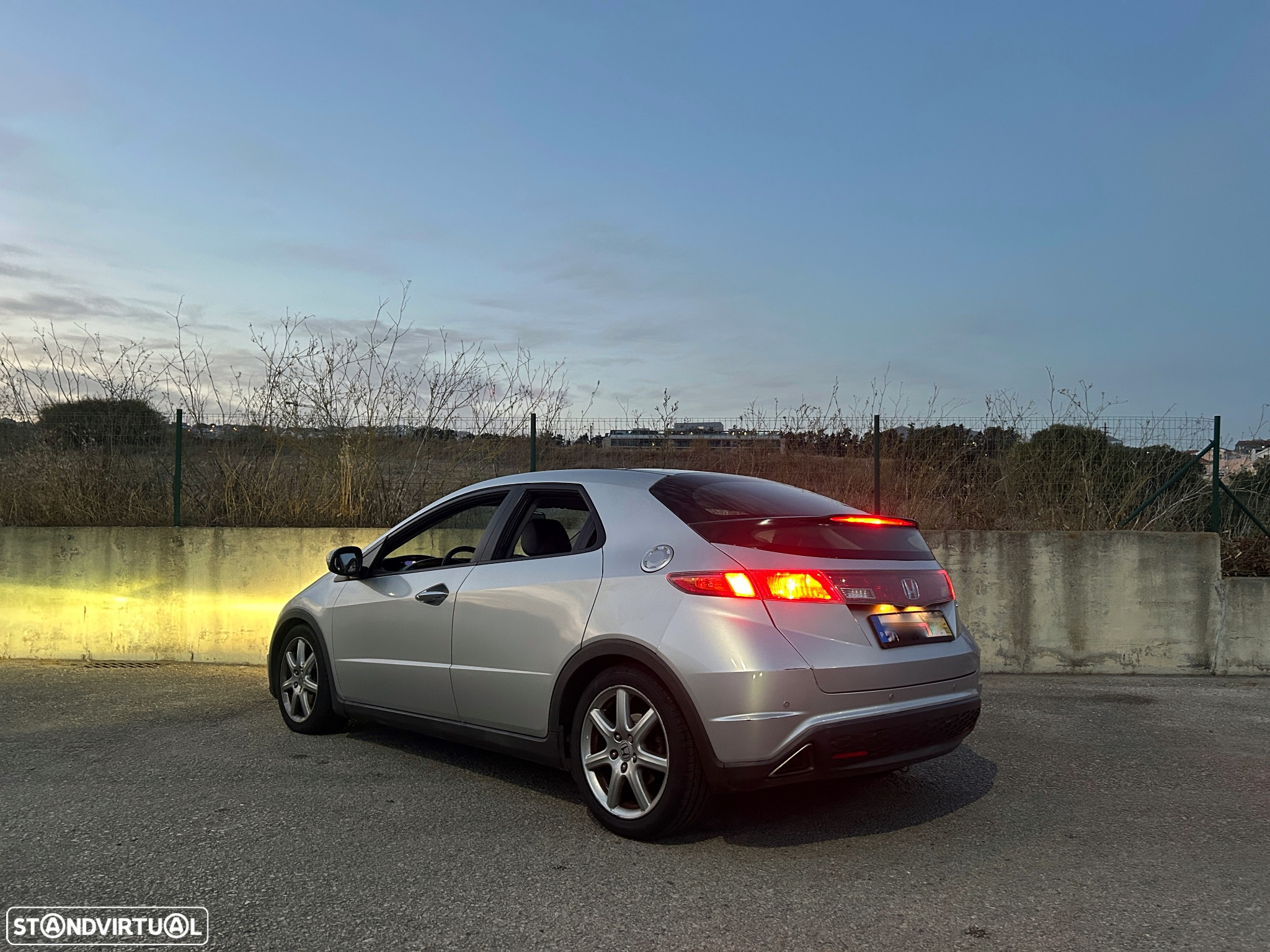 Honda Civic 1.8 Executive NAVI - 9