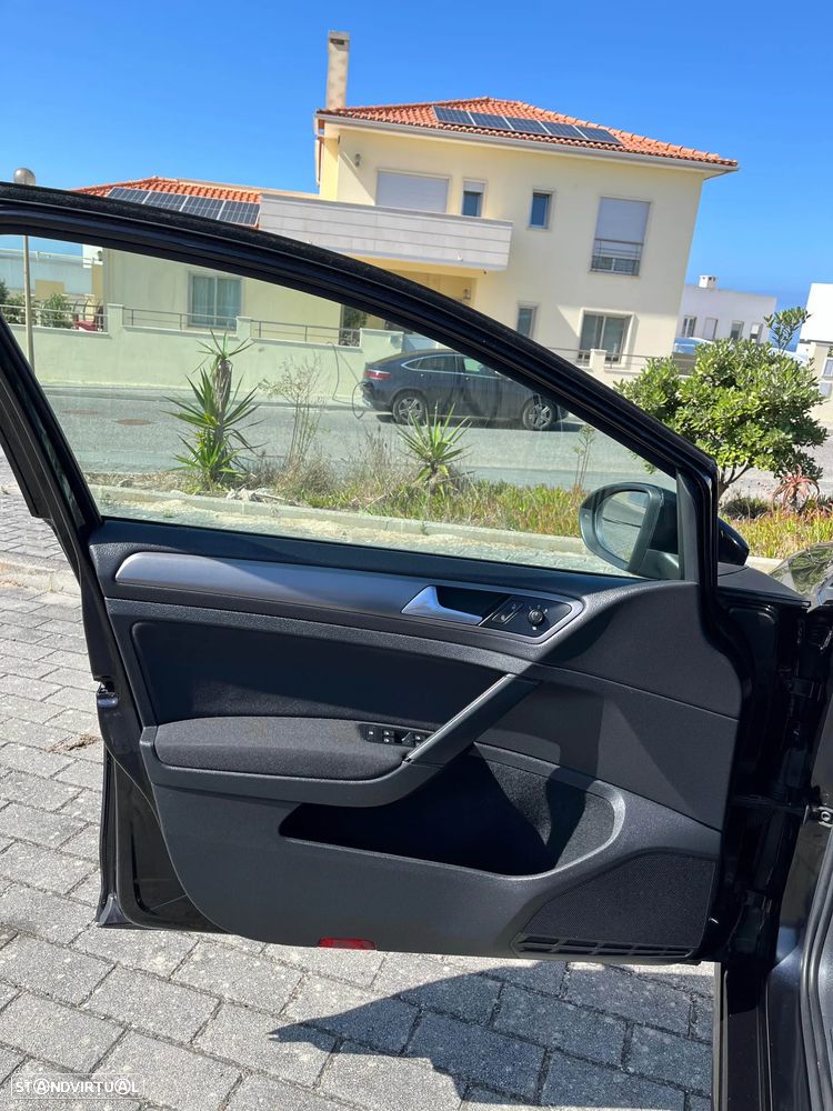 VW Golf 1.6 TDi Trendline BlueMotion - 31