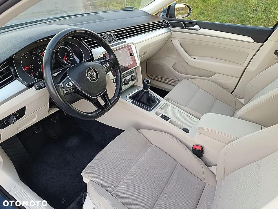 Volkswagen Passat Variant 2.0 TDI BMT Comfortline - 20