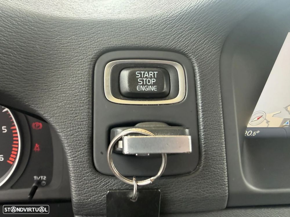 Volvo XC 70 2.0 D3 Drive V.Ocean Race Start/Stop - 32